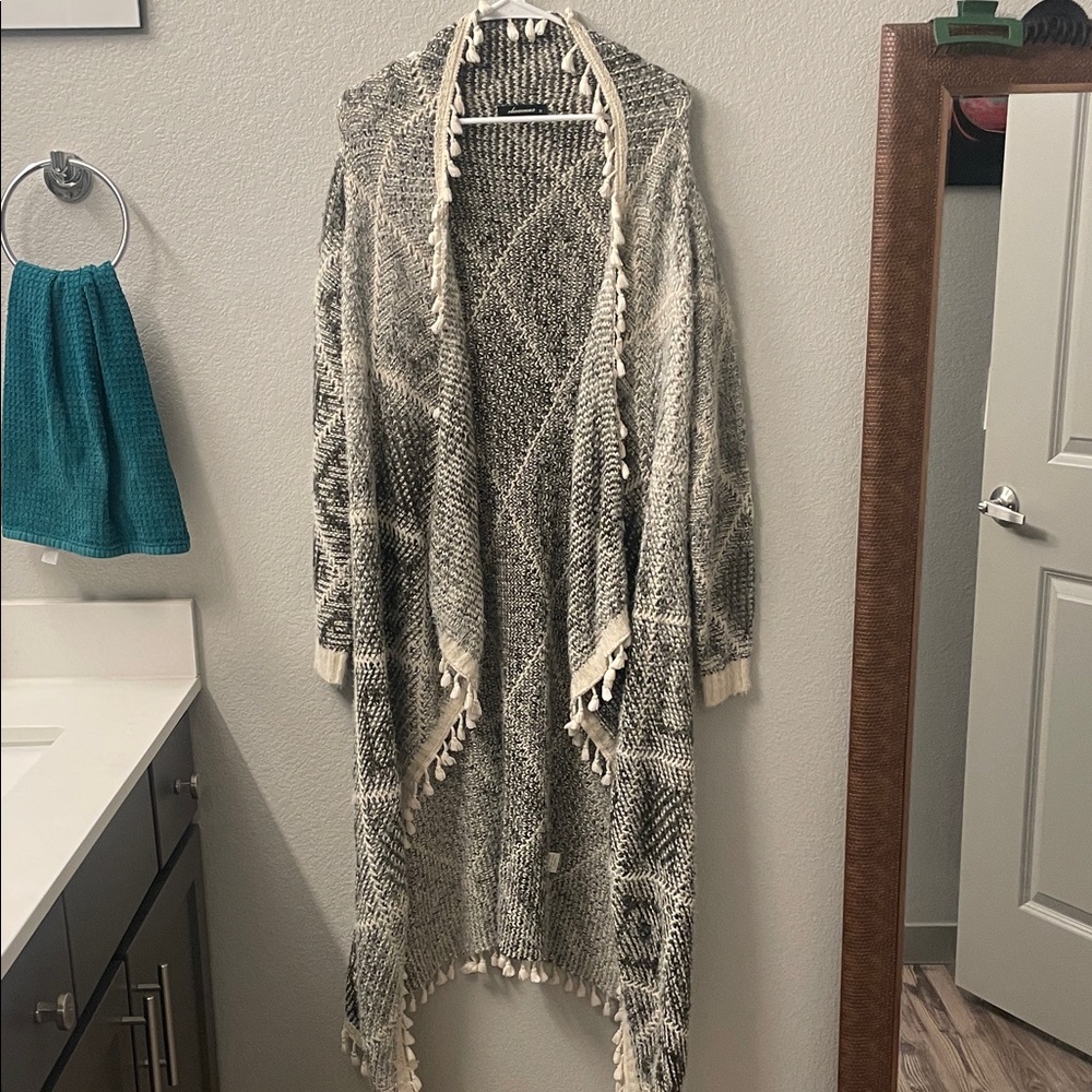 Olivaceous Black & Cream Open-Front Tassel Knit Cardigan